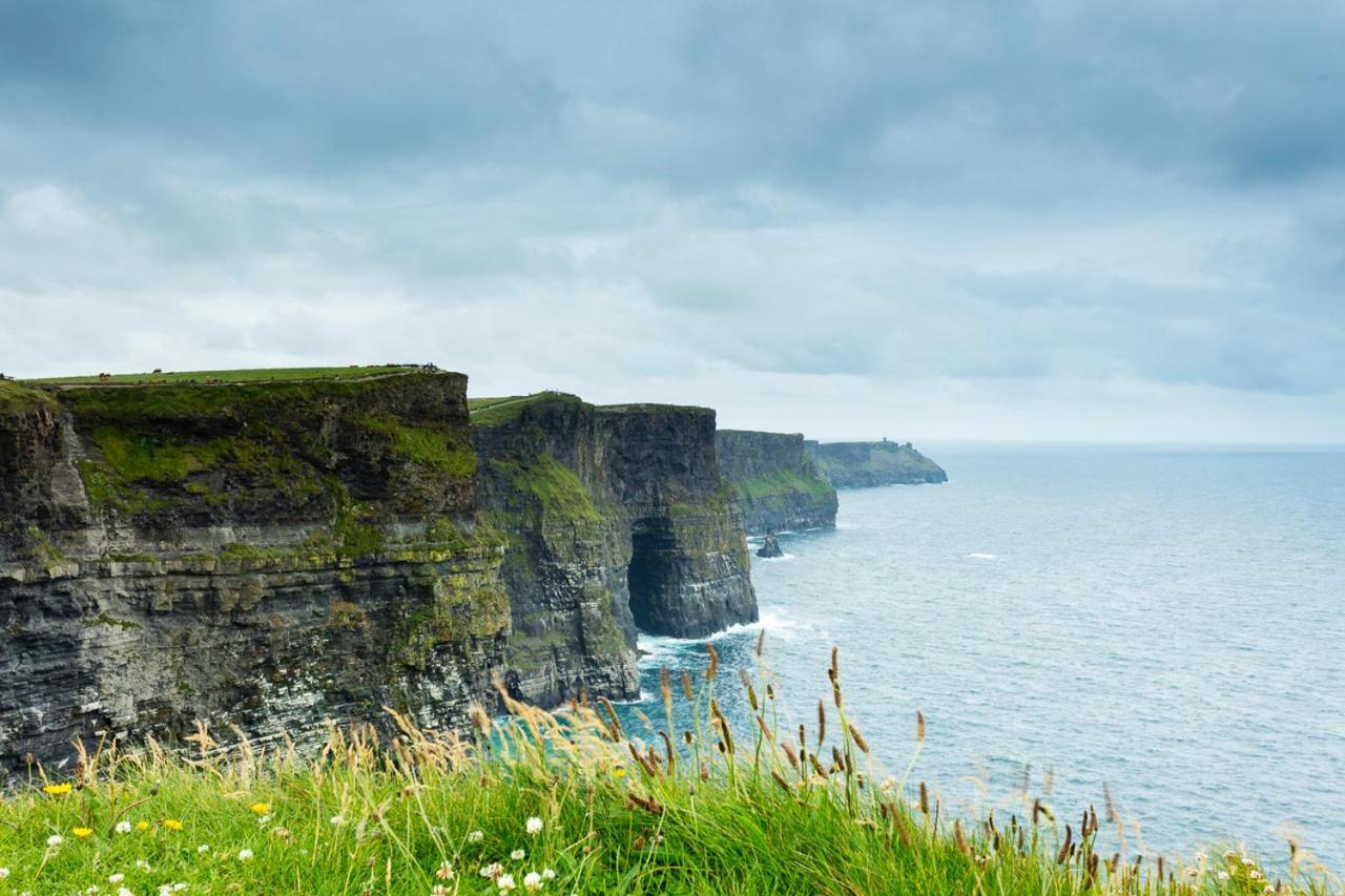 Coach House Lodge Rooms Lahinch Εξωτερικό φωτογραφία